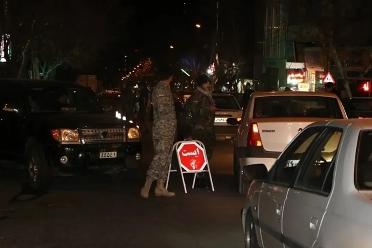 خبرگزاری فارس گزارش داد که در حملات پهپادی اسرائیل در شامگاه چهارشنبه، ۲۰ اسفند، ۱۰ نفر از «مدافعان امنیت» جمهوری اسلامی در ایست‌های بازرسی تهران‌ کشته شدند.