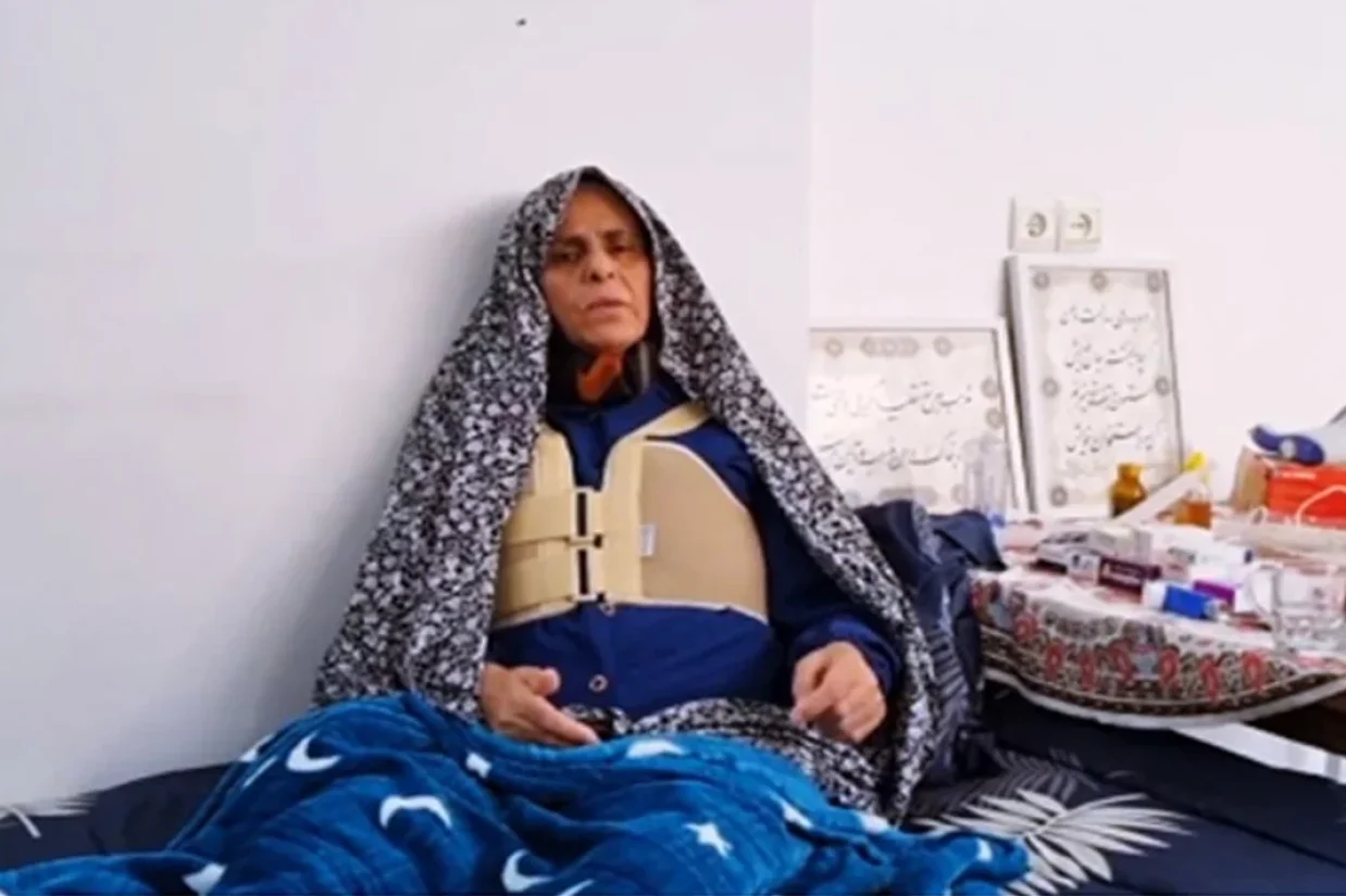 اصغر سپهری گفته است که فاطمه سپهری به دلیل فشارهای روانی و شرایط غیرقابل تحمل بند ۵ زندان وکیل آباد از تپش شدید قلب، درد قفسه سینه و درد در ناحیه پشت، رنج می‌برد.