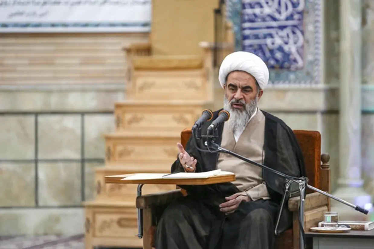 محمدجواد فاضل لنکرانی، از استادان حوزه علمیه قم، خواستار ادامه و گسترش تجمعات شبانه در حمایت از جمهوری اسلامی تا پایان جنگ شد.