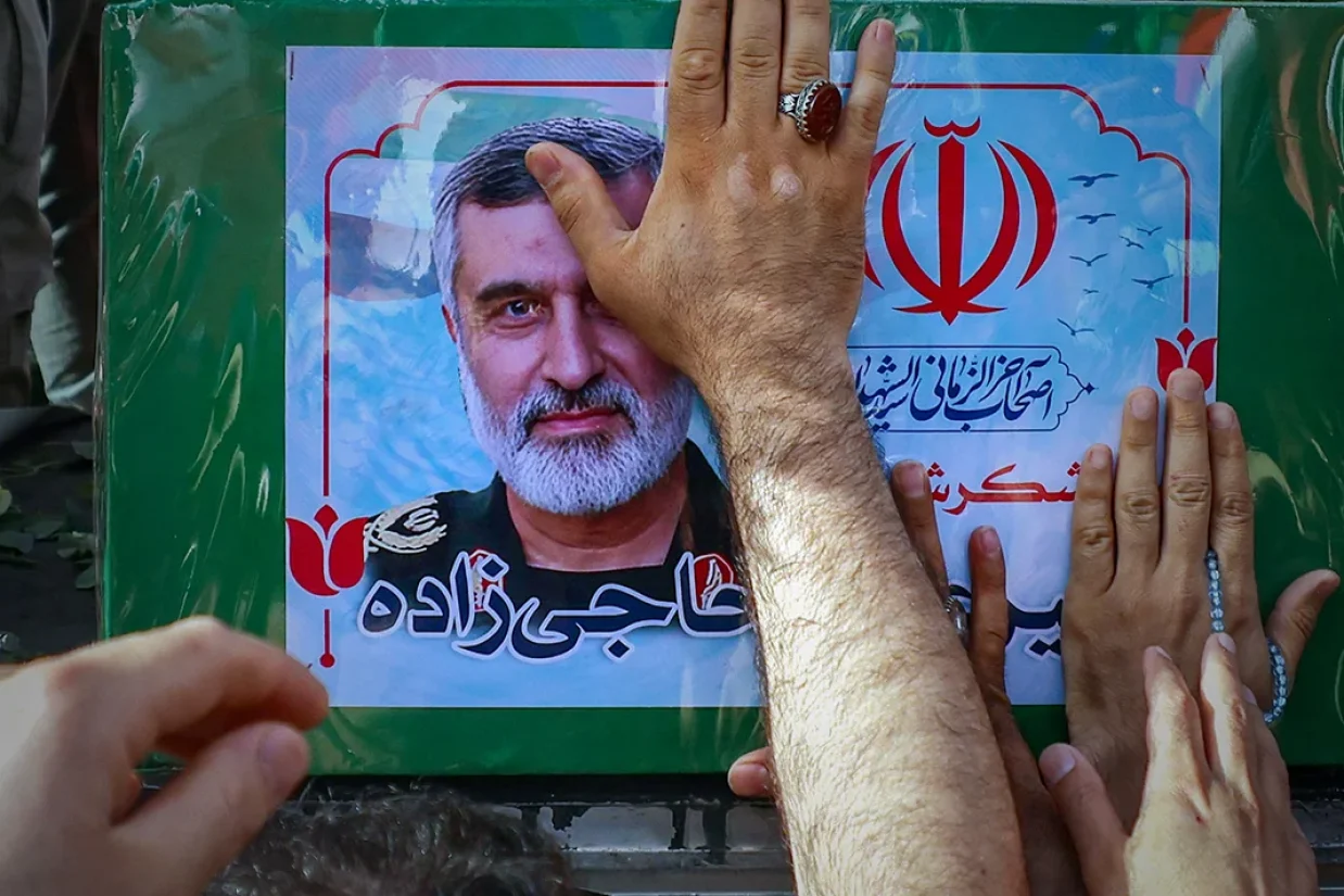 علی محمد نائینی، سخنگوی سپاه پاسداران گفت از سال گذشته جنگ برای سپاه قطعی شده بود و در حمله اسرائیل حاجی‌زاده و نیروهایش در قرارگاه عملیاتی وعده صادق دو و یک کشته شدند.