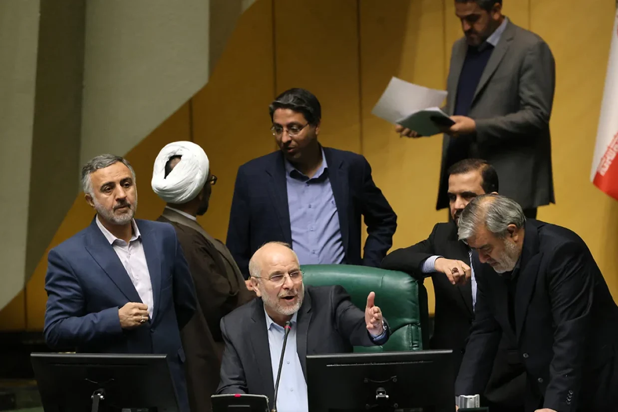 محمدباقر قالیباف گفته است که در صورت حمله نظامی آمریکا به ایران، جمهوری اسلامی، اسرائیل و پایگاه‌های نظامی و کشتیرانی ایالات متحده را هدف قرار می‌دهد.