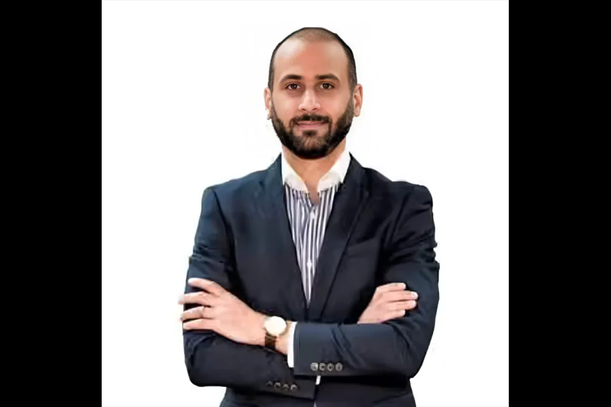 گلوبال نیوز در گزارشی اختصاصی اعلام کرد دولت کانادا در سال‌های گذشته بیش از دو میلیون دلار قرارداد به شرکت‌های متعلق به محمدرضا غفوری‌فرد، فرزند حسن غفوری‌فرد، معاون پیشین اکبر رفسنجانی اعطا کرده است.