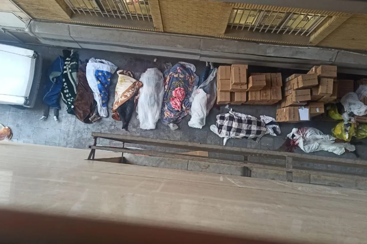 رئیس روابط عمومی وزارت بهداشت در واکنش به تصاویر منتشر شده از پیکرهای رها شده در اطراف بیمارستان الغدیر تهران، گفت این موضوع «دور از واقعیت نیست و صحت دارد.»