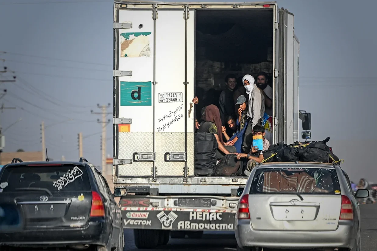 در ادامه سیاست‌های جدید برای کنترل حضور مهاجران غیرقانونی در تهران، فرمانداری پایتخت از آغاز طرح‌های ضربتی برای شناسایی و بازگرداندن اتباع فاقد مدارک اقامتی به کشور مبدا خبر داد.