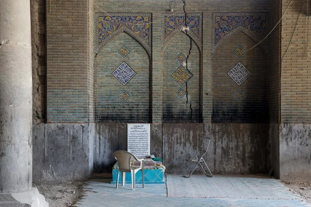 سخنگوی مدیریت بحران کشور از تشدید فرونشست زمین در ایران خبر داد و اعلام کرد که استان‌های خراسان رضوی، اصفهان و جنوب کرمان بیشترین میزان آسیب‌پذیری را دارند.