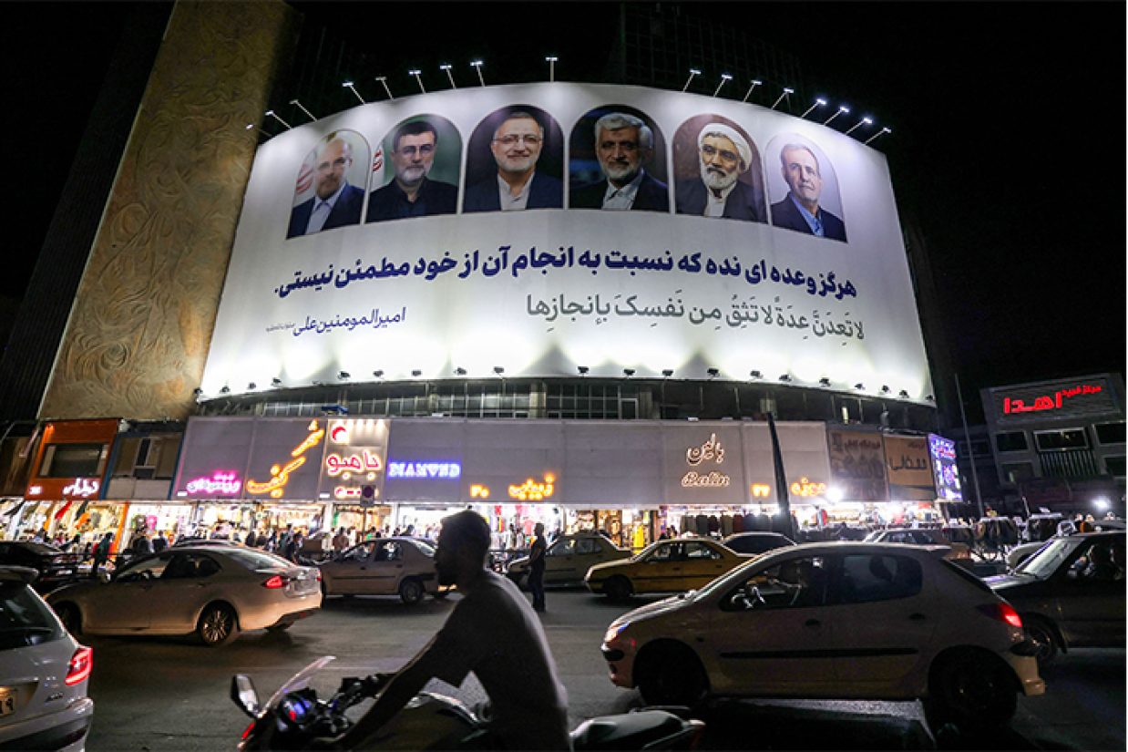 در حالی که نامزد‌‏های انتخابات خود از مقامات سیاسی کشور بوده و در بوجود آمدن مشکلات معیشتی مردم نقش داشته‌‏اند، اکنون هر یک با وعده‌‏های مختلف سعی می‌‏کنند مردم را به پای صندوق رای بکشانند.