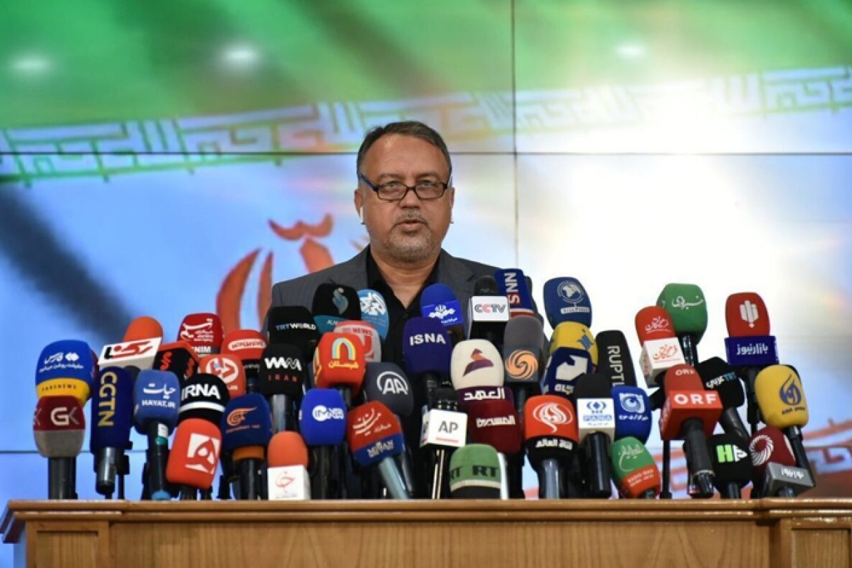 سخنگوی ستاد انتخابات کشور اعلام کرد که انتخابات ریاست جمهوری به دور دوم کشیده شد. «مسعود پزشکیان» بیشترین آرا را کسب کرد و «سعید جلیلی» در رتبه دوم قرار گرفت.