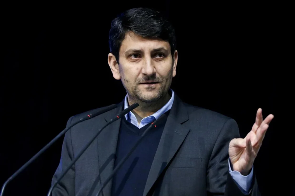 ستار هاشمی، وزیر ارتباطات دولت پزشکیان گفته است که هم‌زمان با حملات هوایی اسرائیل، ایران هدف حملات سایبری نیز قرار گرفت.