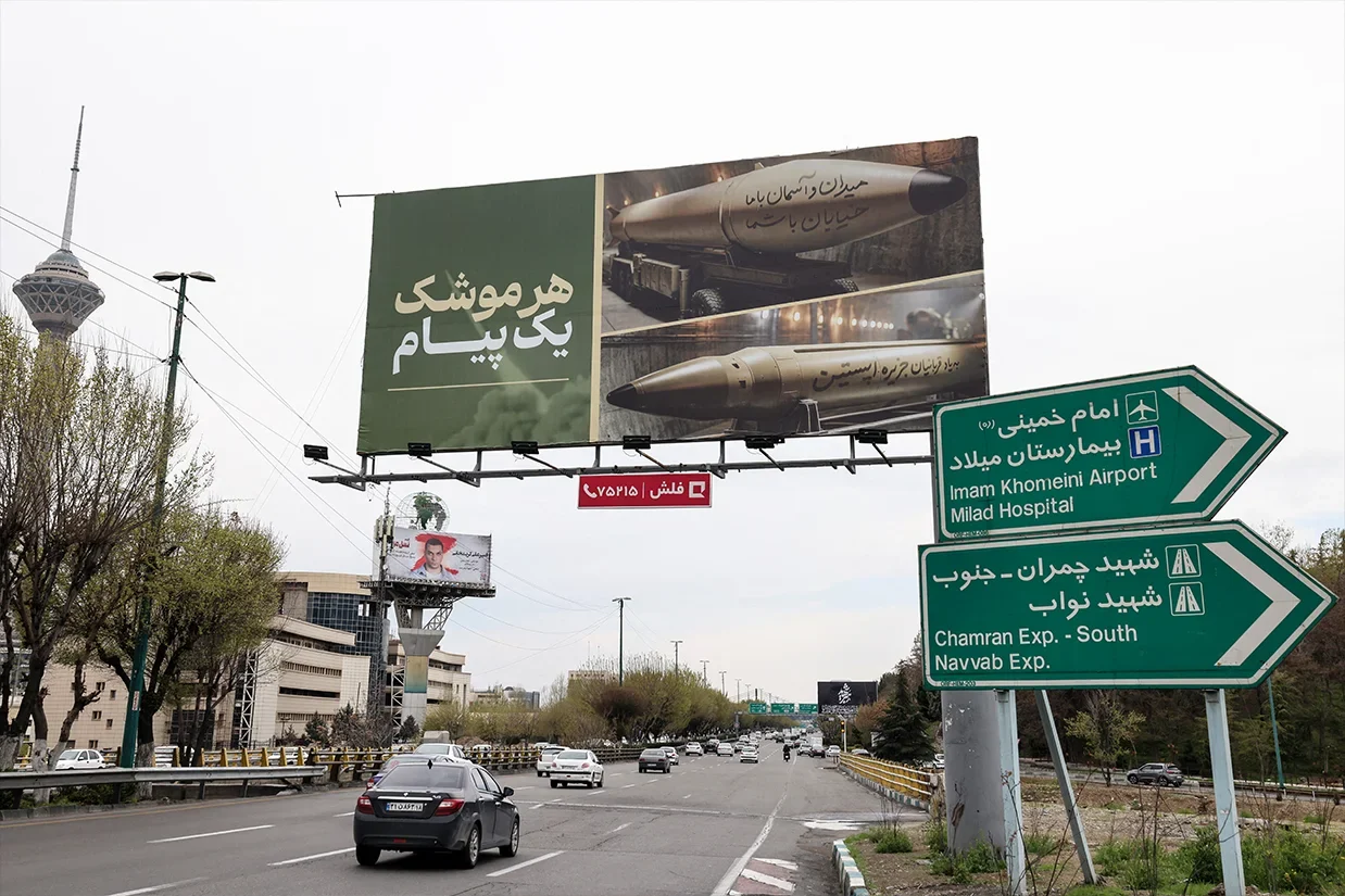 مقام‌های امارات متحده عربی اعلام کردند که یک موشک شلیک‌شده از سوی جمهوری اسلامی به ساختمان یک شرکت ماهواره‌ای در شهر شارجه اصابت کرده است.