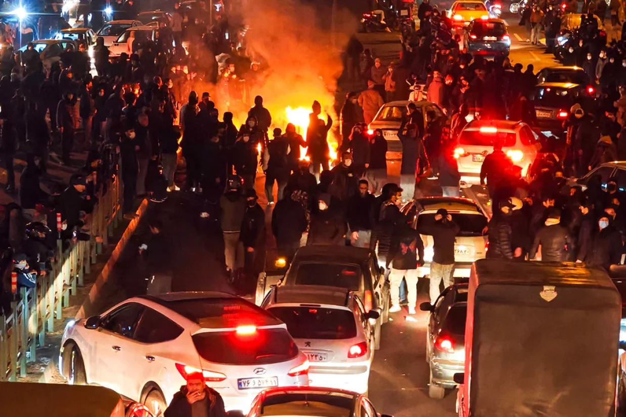 یک مقام جمهوری اسلامی اعلام کرد که دست‌کم ۵ هزار نفر در جریان اعتراضات سراسری در ایران جان خود را از دست داده‌اند؛ آماری که به گفته او شامل حدود ۵۰۰ نفر از نیروهای امنیتی نیز می‌شود.