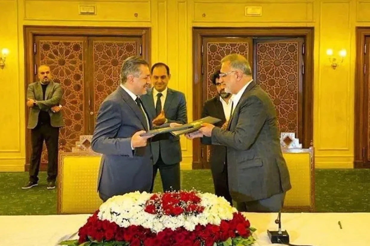 علیرضا زاکانی، شهردار تهران در سفر به سوریه طی دیدار با مقامات این کشور تفاهم‌نامه خواهرخواندگی میان تهران و دمشق را امضا کرد.