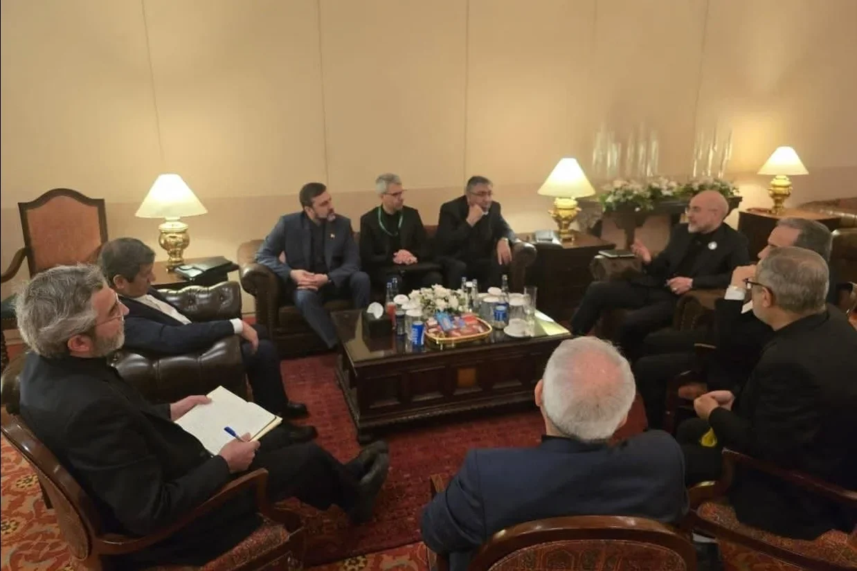 خبرگزاری تسنیم، وابسته به سپاه پاسداران در گزارشی از شروع مذاکرات ایالات متحده و جمهوری اسلامی در اسلام‌آباد، پایتخت پاکستان خبر داد.