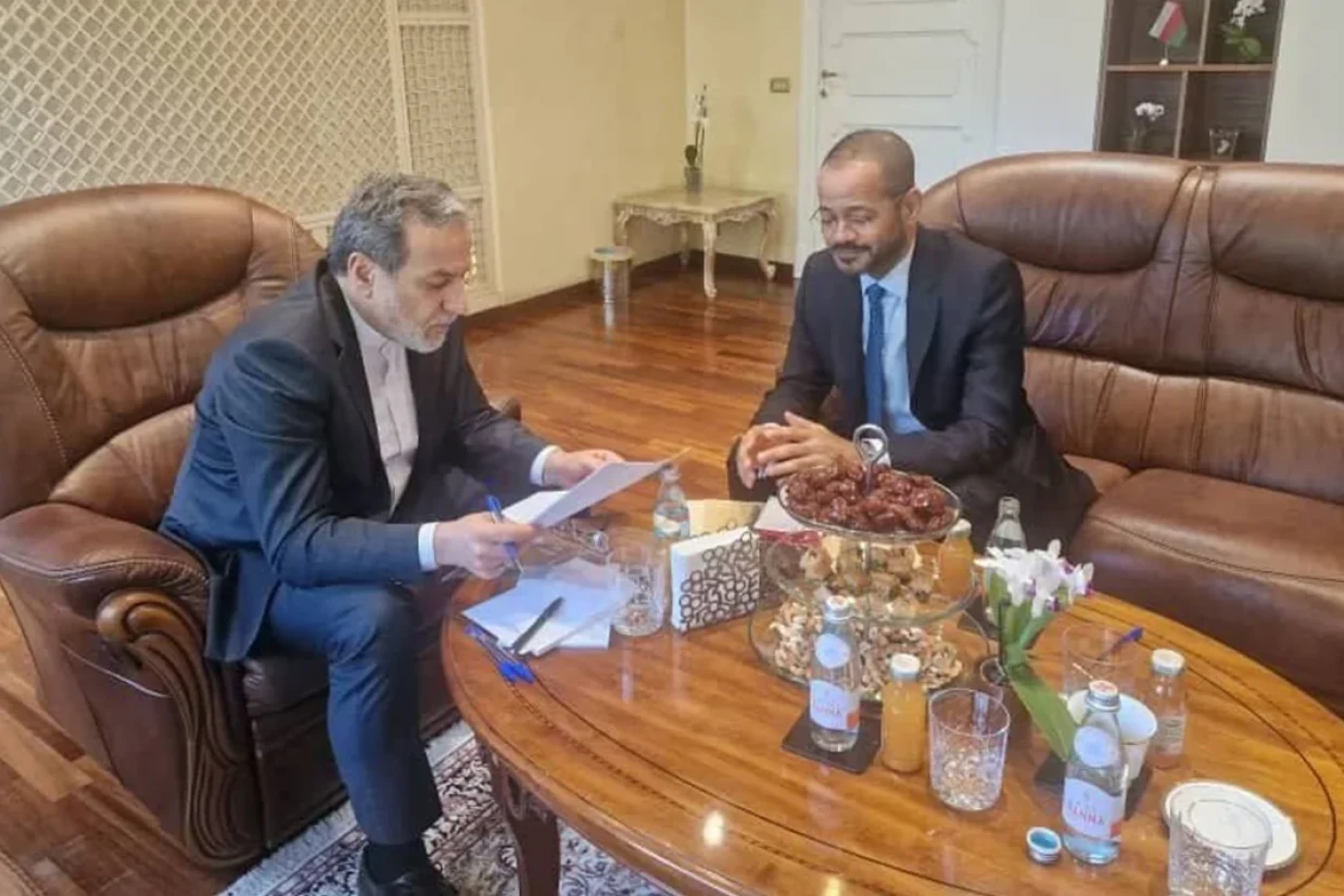یک عضو مجلس شورای اسلامی گفته است که عمان پیشنهاد توقف ۶ ماهه غنی سازی را به تهران داده است اما جمهوری اسلامی هنوز قبول نکرده است.