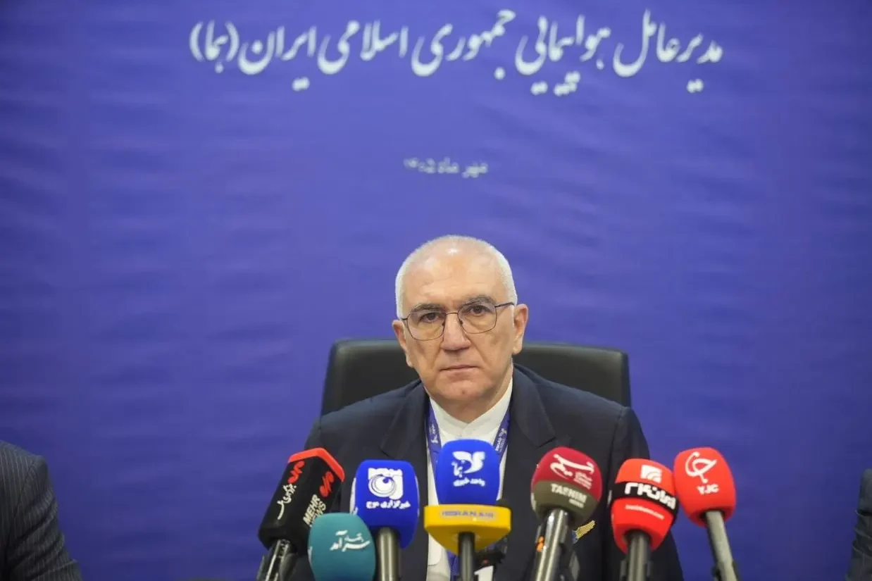 مدیرعامل شرکت هواپیمایی هما از توقف پروازهای انتقال دارو به ایران خبر داد و اعلام کرد که تلاش‌های این شرکت برای دریافت مجوز پرواز از چندین کشور از جمله هند و سنگاپور بی‌نتیجه مانده است.