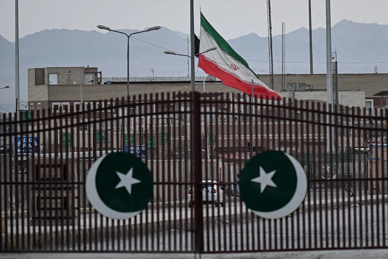 تسنیم گزارش داد که رضا امیری‌مقدم، سفیر جمهوری اسلامی در پاکستان پست اخیر خود در ایکس درباره سفر هیئت جمهوری اسلامی برای مذاکره با آمریکا را حذف کرد.