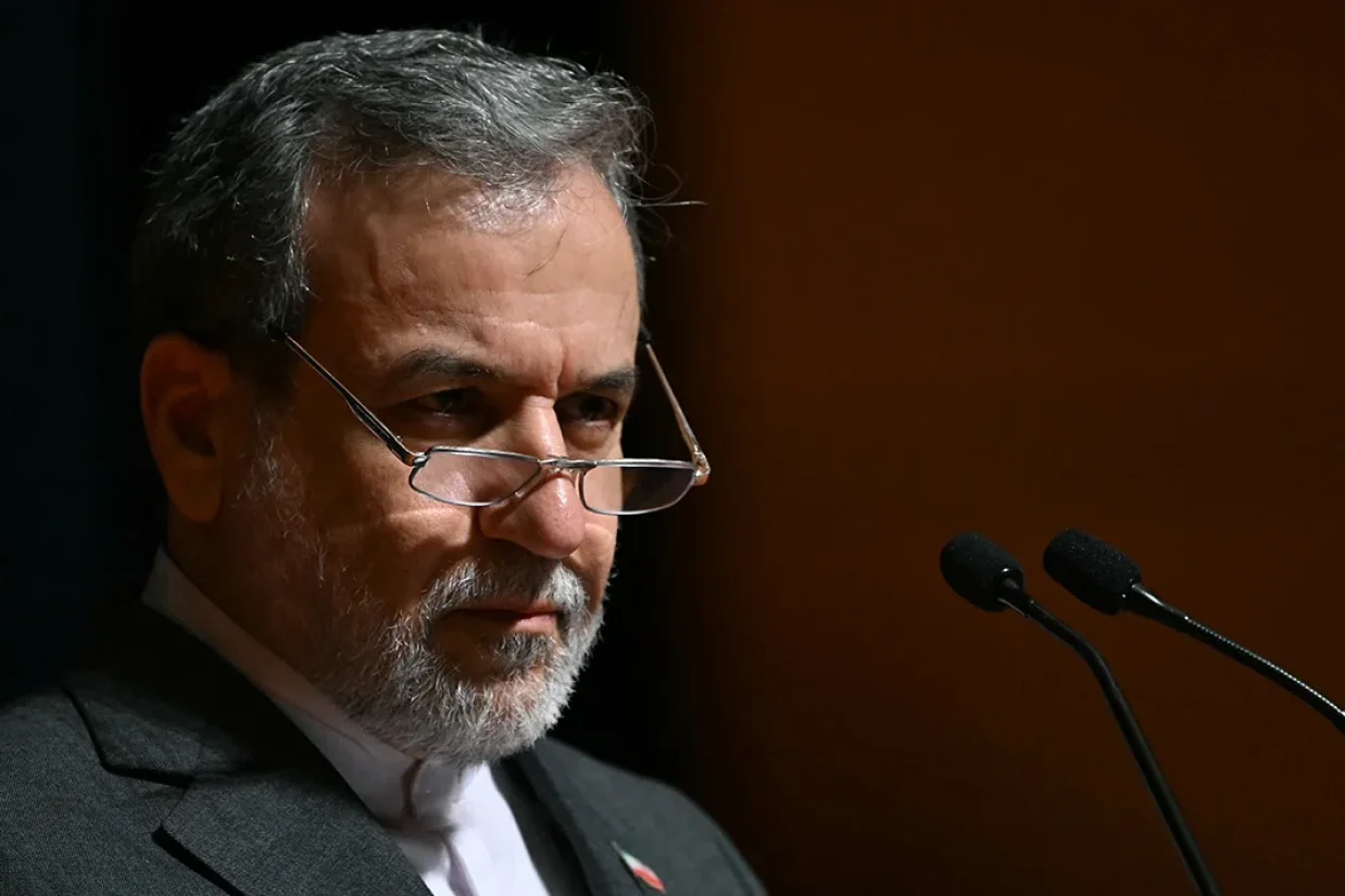 عباس عراقچی در گفت‌وگوی تلفنی با وزیر خارجه ژاپن از «عزم راسخ» جمهوری اسلامی برای تداوم جنگ با آمریکا و اسرائیل سخن گفت.