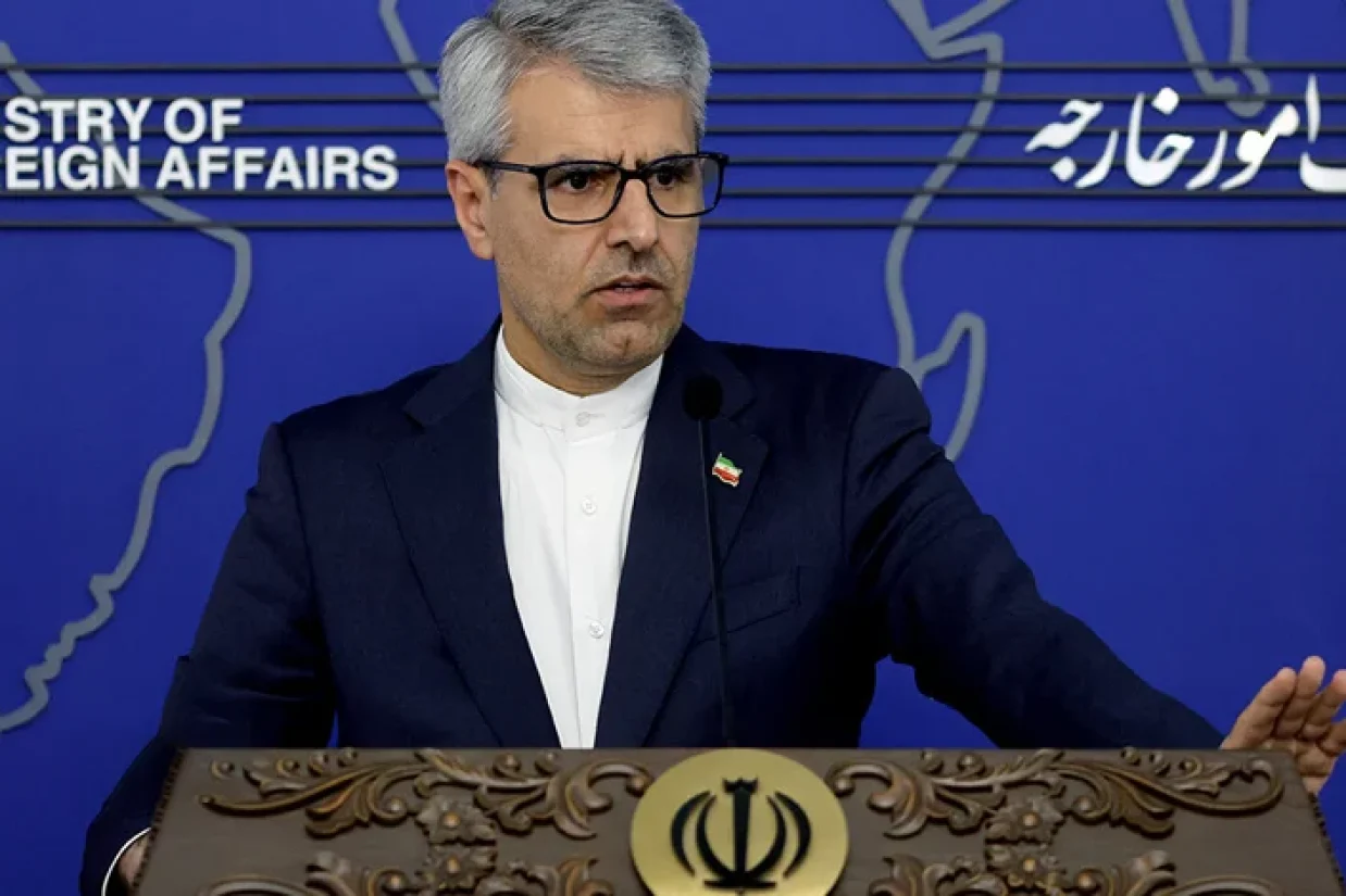 اسماعیل بقایی در واکنش به گزارش‌ها درباره تماس وزیر جنگ آمریکا با مسئولان عراقی گفت تهران تهدیدهای اخیر ایالات متحده را «نوعی مداخله در امور داخلی عراق» می‌داند.