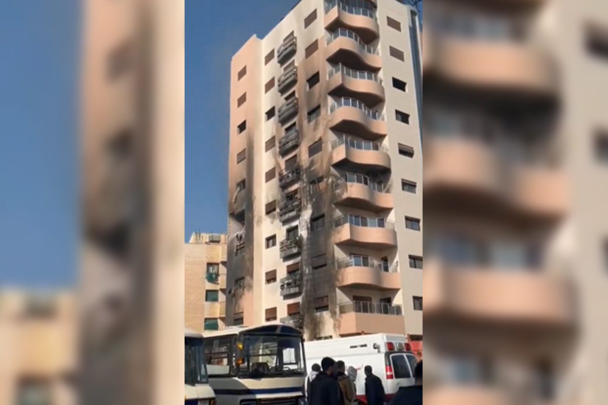 رسانه‌های حکومتی سوریه گزارش دادند که چندین موشک اسرائیلی روز چهارشنبه، دوم اسفند به یک ساختمان مسکونی در منطقه کفر سوسه در دمشق پایتخت سوریه اصابت کرد.