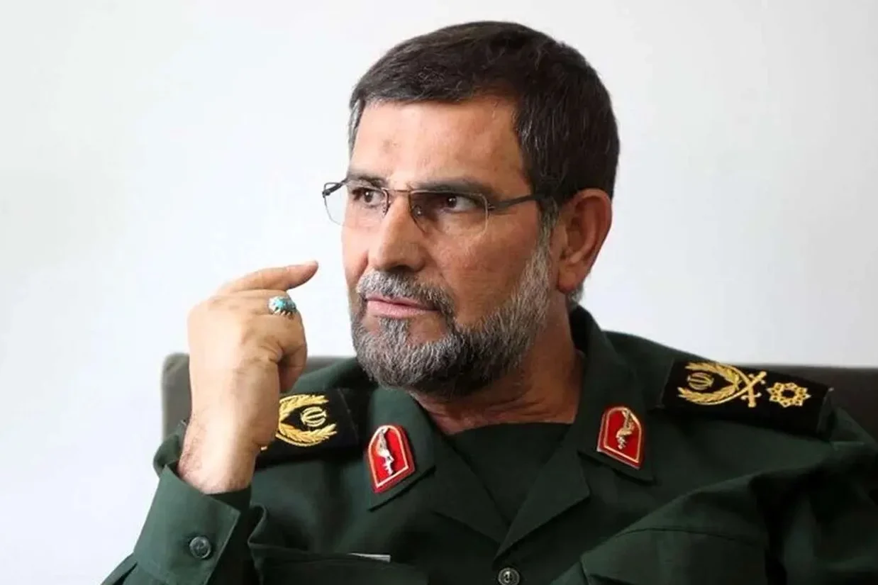 وزیر دفاع اسرائیل اعلام کرد که در جریان حمله‌ای هدفمند در بندرعباس، علیرضا تنگسیری، فرمانده نیروی دریایی سپاه پاسداران انقلاب اسلامی کشته شده است.