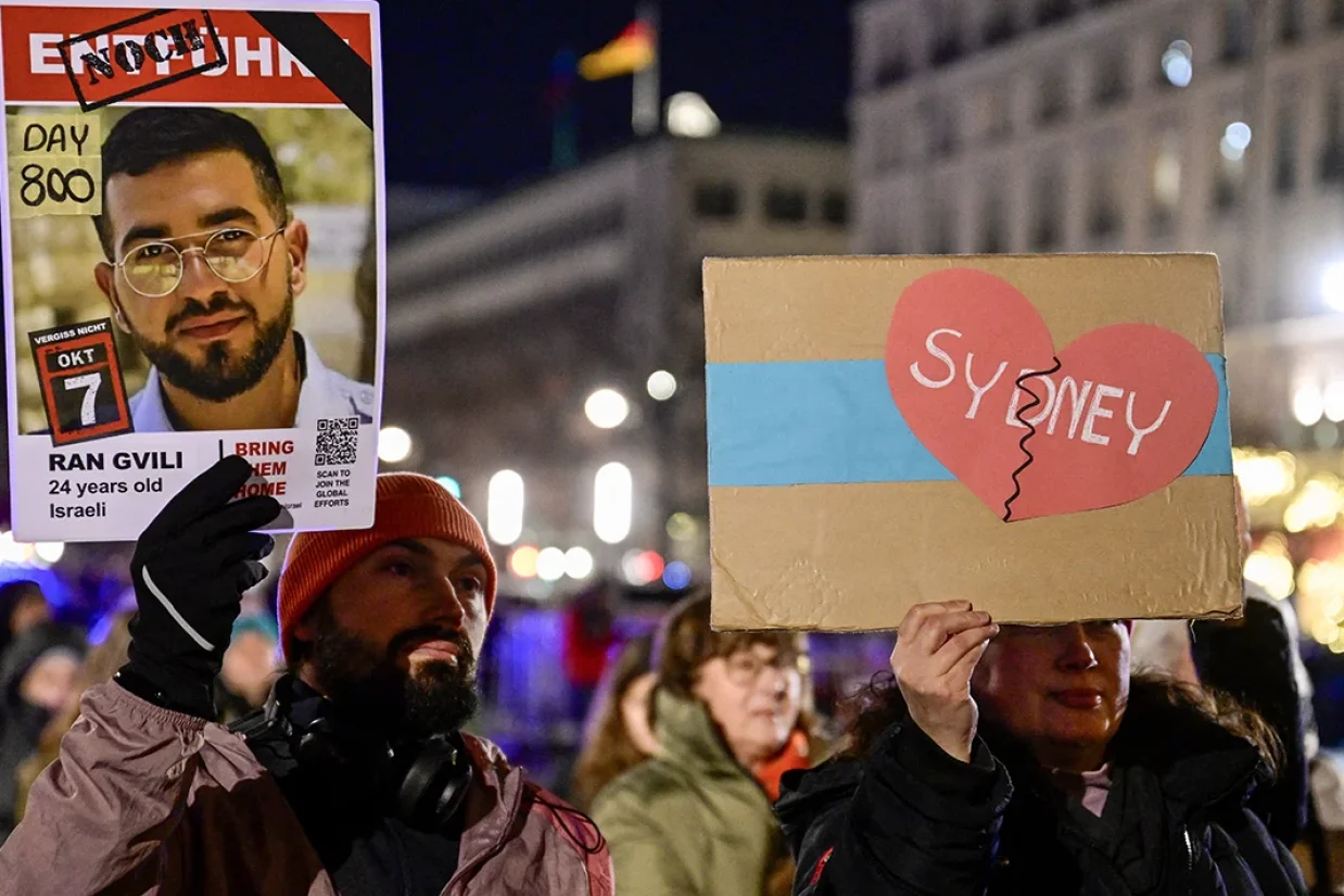 یک مقام امنیتی اسرائیل گفته است که بدون شک جهت‌دهی و زیرساخت‌های حمله سیدنی از جمهوری اسلامی نشأت گرفته است.