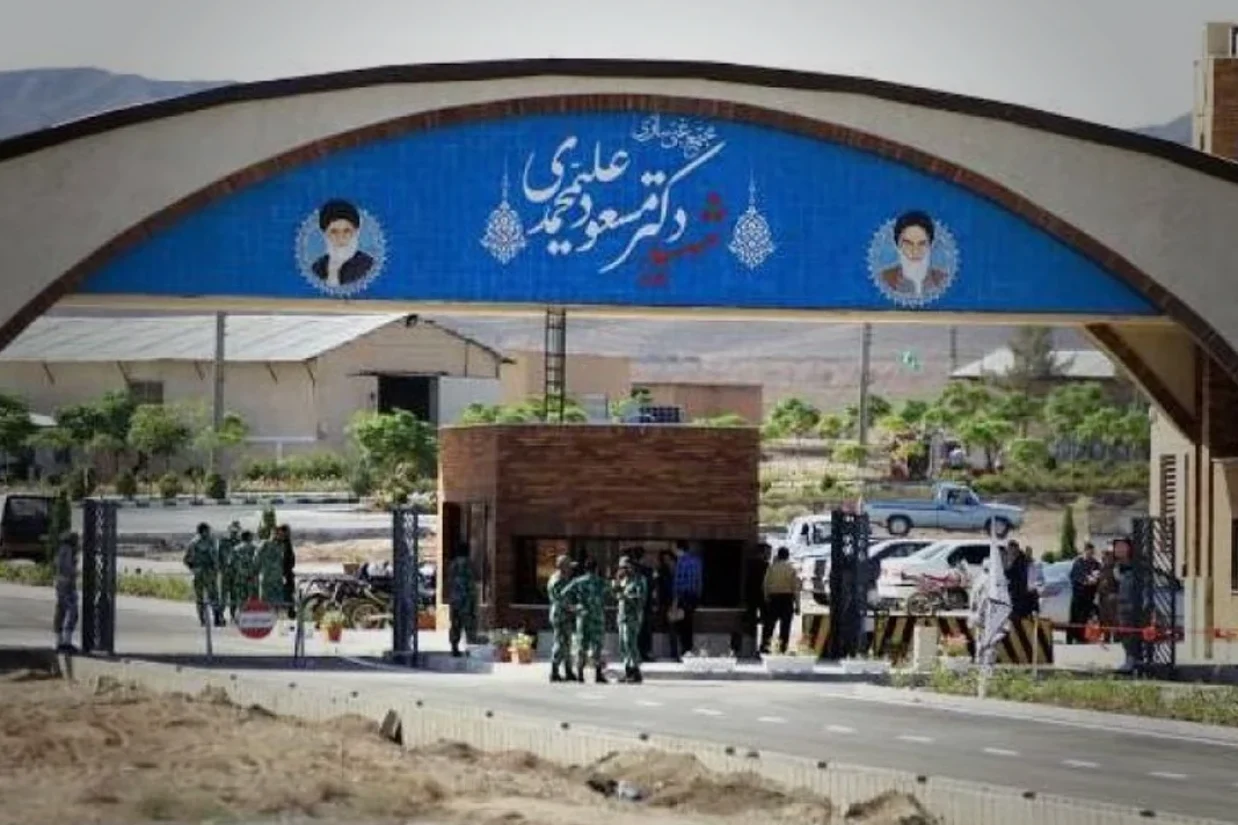 منابع خبری گزارش داده‌اند که شامگاه جمعه به وقت محلی، ارتش اسرائیل تاسیسات هسته ای فردو در شمال شرقی شهر قم را هدف حمله قرار داده است.