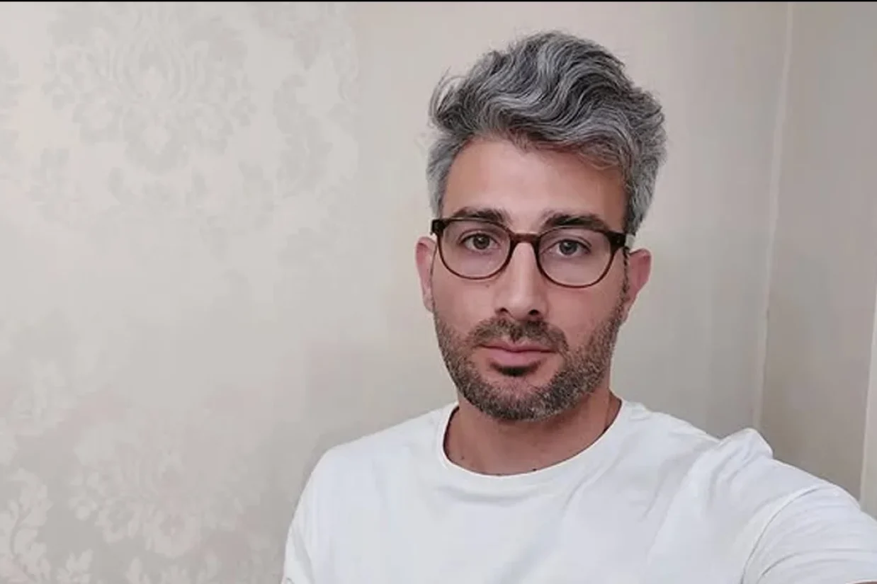 یک فعال مدنی نزدیک به کیانوش درویشی روزنامه‌نگار مشروطه‌خواه به اپک‌تایمز فارسی گفت که او روز دوشنبه ۲۷ بهمن بعد از احضار، توسط اطلاعات سپاه بازداشت شده و به زندان تهران بزرگ منتقل شده است.