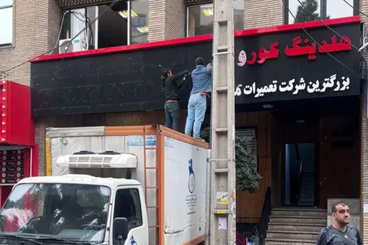 عباس عبدی، پژوهشگر و فعال سیاسی اصلاح‌طلب در این رابطه طی مطلبی در روزنامه اعتماد به چرایی مواجهه با چنین وضعی پرداخته است.
