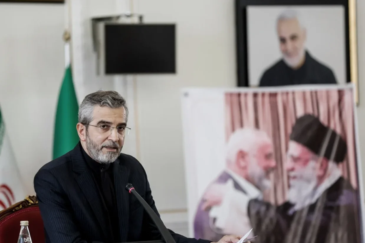 علی باقری کنی، معاون علی لاریجانی اعلام کرد که جمهوری اسلامی هیچ برنامه‌ای برای انتقال اورانیوم غنی‌شده به خارج از ایران ندارد.