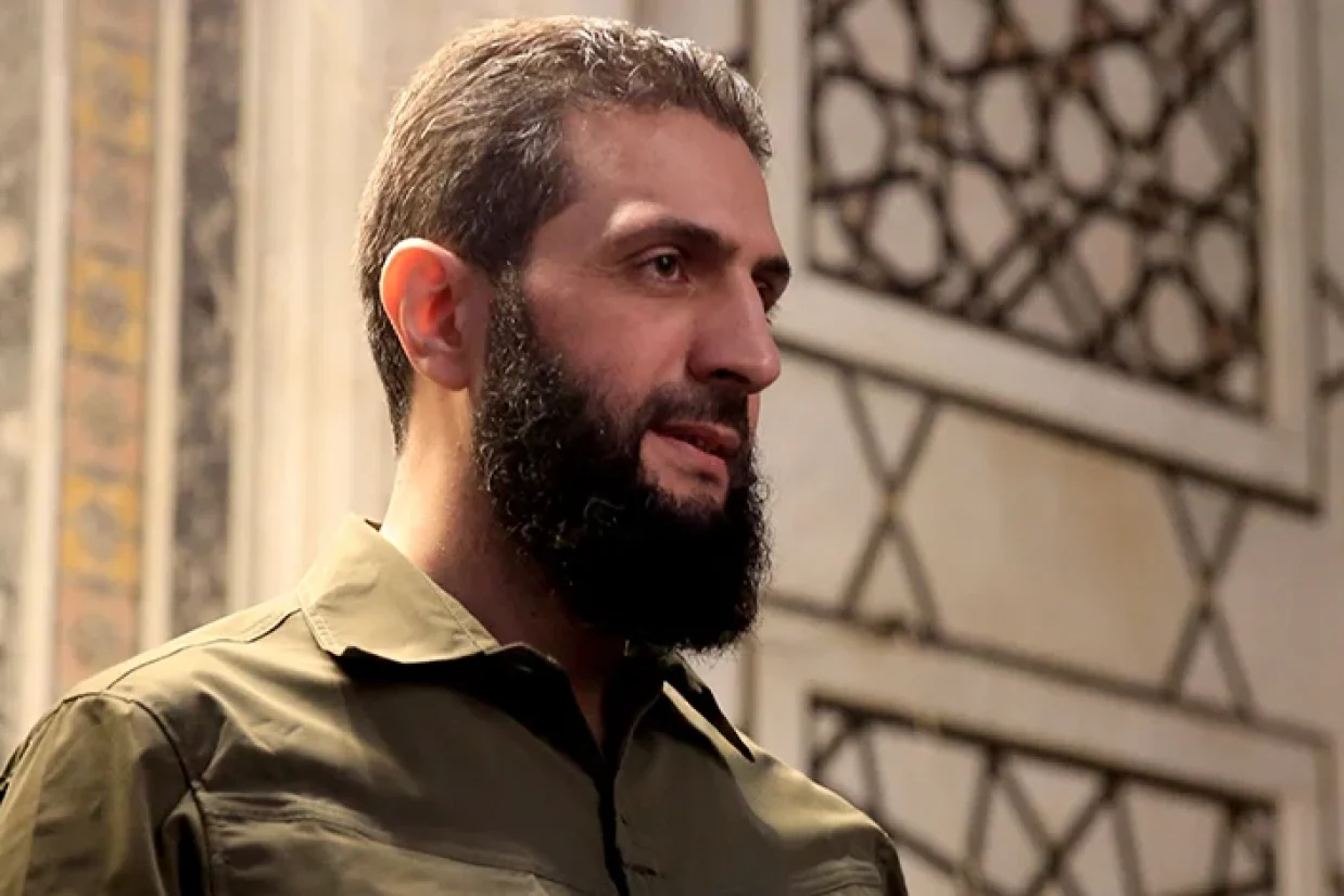 احمد الشرع، رهبر بالفعل سوریه گفته است که برگزاری انتخابات در سوریه ممکن است چهار سال به طول بینجامد. این نخستین‌بار است که او از زمان سرنگونی بشار اسد در ماه جاری درباره زمان احتمالی انتخابات نظر می‌دهد.