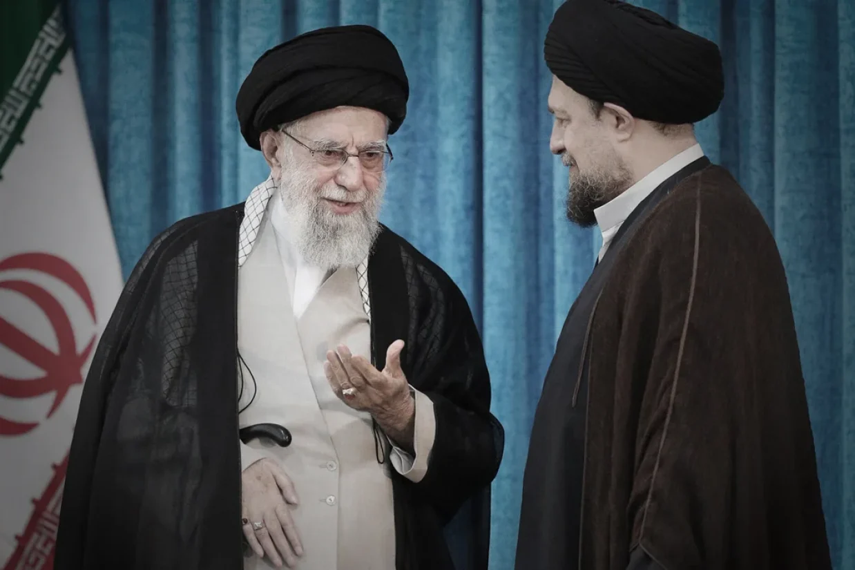 علی خامنه‌ای، رهبر جمهوری اسلامی گفته است اینکه ایران باید غنی‌سازی اورانیوم داشته باشد یا خیر؟ ربطی به آمریکا و دیگران ندارد.
