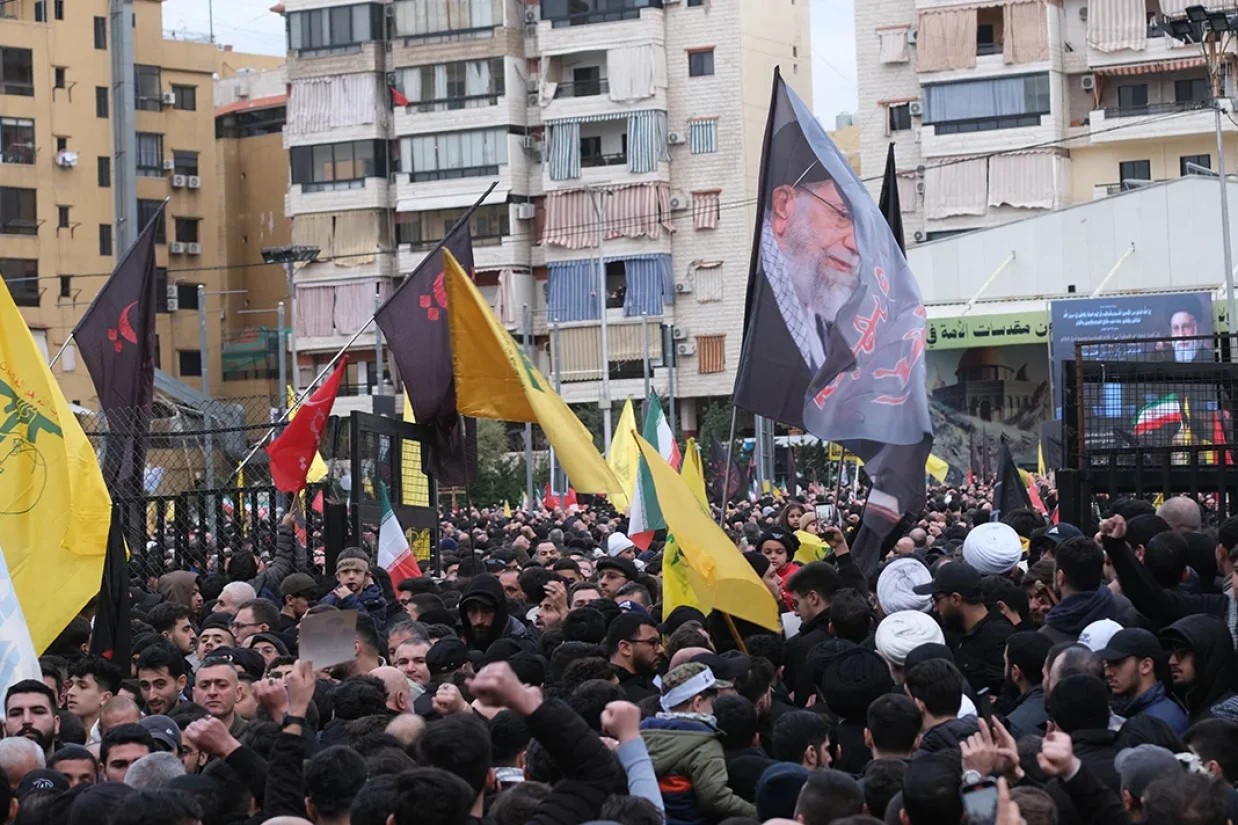 دولت لبنان اعلام کرد که بررسی حضور اعضای سپاه پاسداران انقلاب اسلامی ایران در این کشور را آغاز کرده و احتمال اخراج آن‌ها را در نظر دارد.