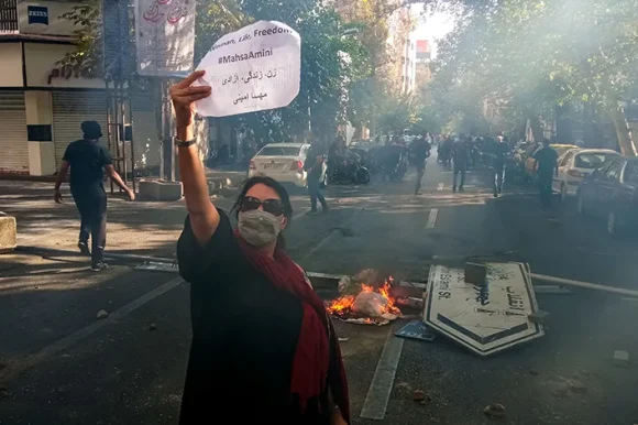 اتحادیه اروپا در چهارمین سالگرد کشته‌شدن مهسا امینی، سرکوب معترضان در ایران و افزایش اعدام‌ها را محکوم کرد و از مقامات جمهوری اسلامی خواست به خشونت و سرکوب مردم پایان دهند.