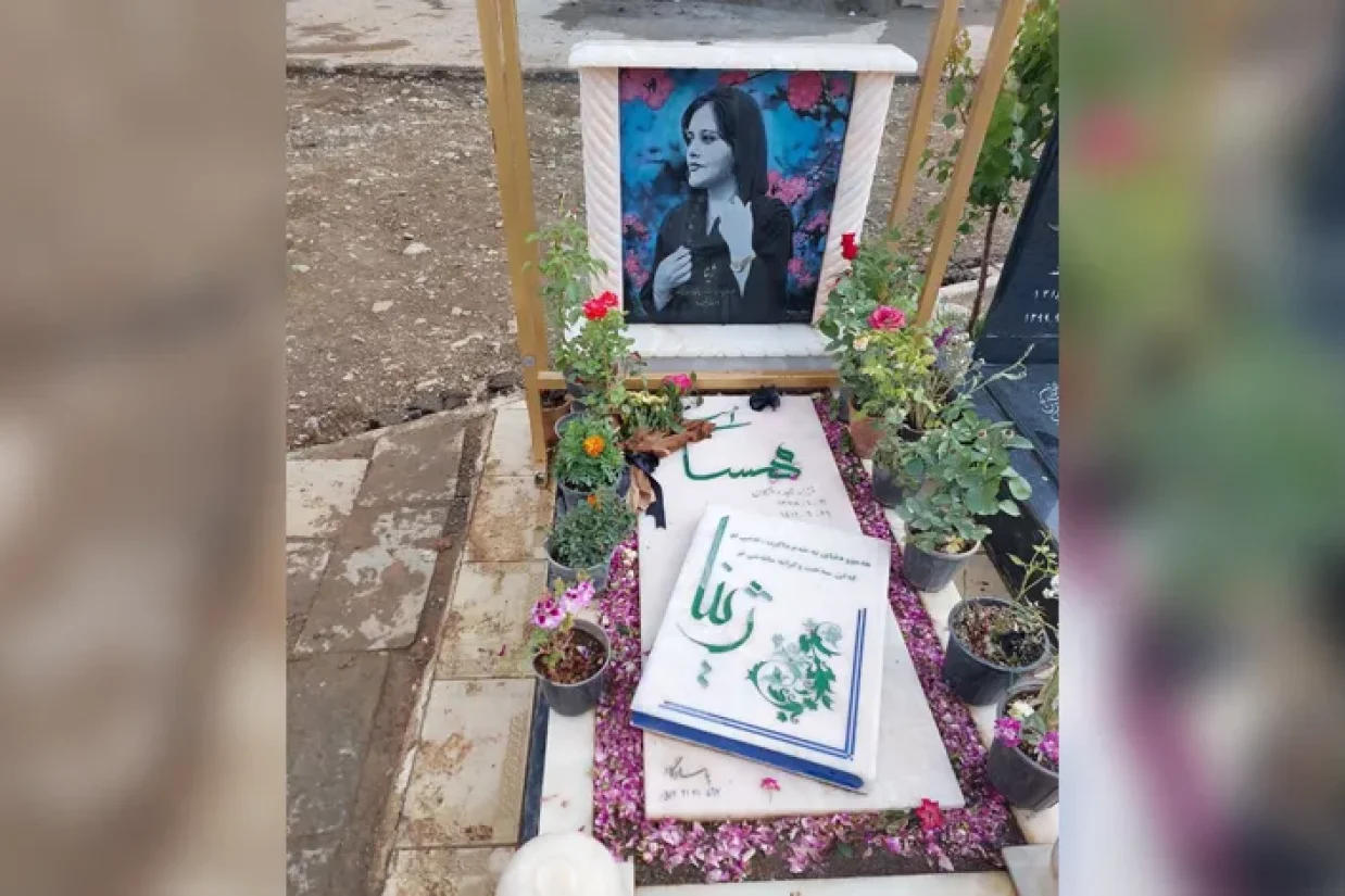 همزمان با نزدیک شدن به دومین سالگرد کشته شدن «مهسا امینی» و آغاز اعتراضات سراسری ایرانیان، گزارش‌ ها حاکی از اختلال اینترنت و رهاسازی آب سد سقز برای ممانعت از دسترسی به مزار مهسا امینی است.