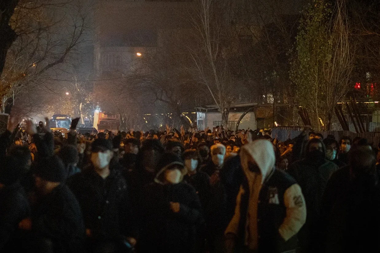 روایت دی‌ماه خونین در مرودشت و آبدانان؛ داستان جوانانی که در اعتراض‌ها جان باختند و مردمی که برای کرامت انسانی ایستادند.
