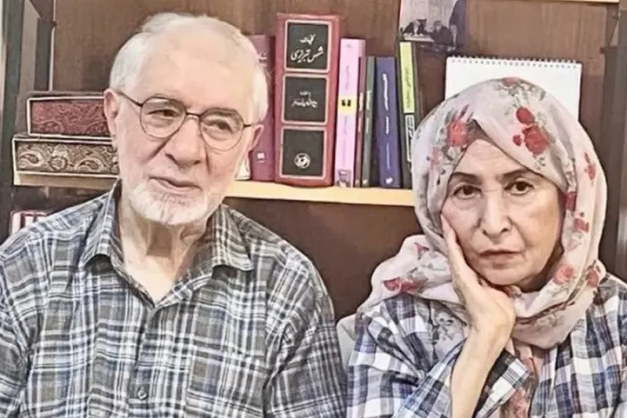 زهرا رهنورد با انتشار یادداشتی که نسخه کامل آن در کانال تلگرامی کلمه منتشر شده به بیان جزئیات روزهای آغازین حصر خود و میرحسین موسوی پرداخت.