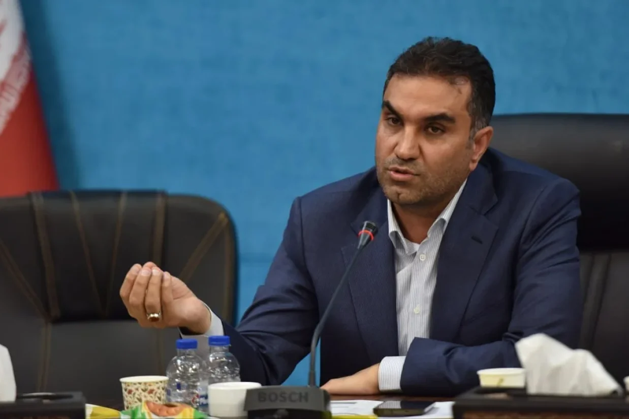 یک نماینده مجلس شورای اسلامی گفته است که سیم‌کارت‌های سفید در بازار سیاه با قیمت «گزاف» خرید و فروش می‌شود.