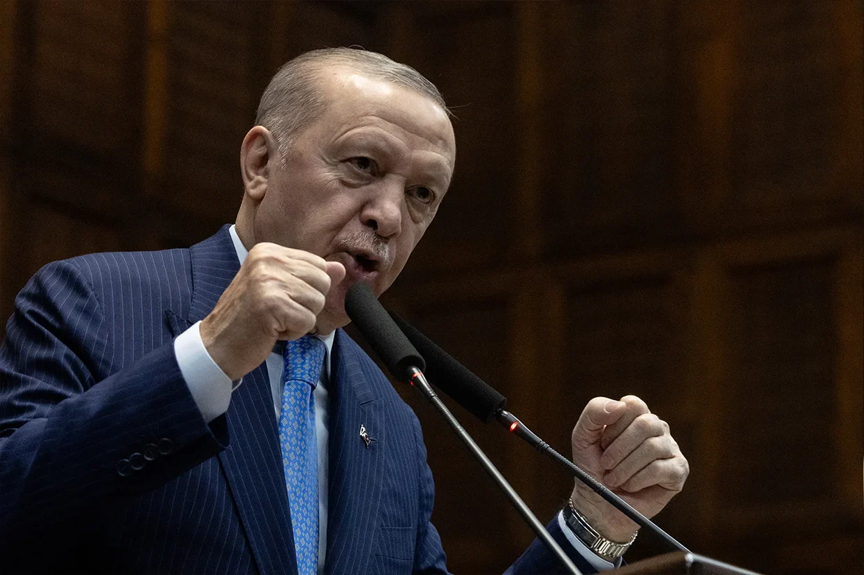 در پی انتقادات تند رجب طیب اردوغان، رئیس‌جمهور ترکیه از حملات اسرائیل در منطقه، بنیامین نتانیاهو، او را «دیکتاتور یهودستیز» توصیف کرد.