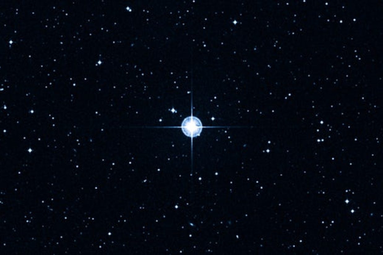 (Digitized Sky Survey (DSS), STScI/AURA, Palomar/Caltech, and UKSTU/AAO)