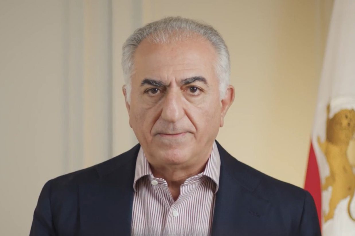 شاهزاده رضا پهلوی گفت که تروریست‌های حشدالشعبی با پرچم عراق به قصد هراس‌افکنی و‌ کشتار در خیابان‌ها و میادین ایران مستقر شده‌اند، جولان می‌دهند و رجز می‌خوانند و جمهوری اسلامی برای بقای خود ایران را به دست بیگانگان سپرده است.