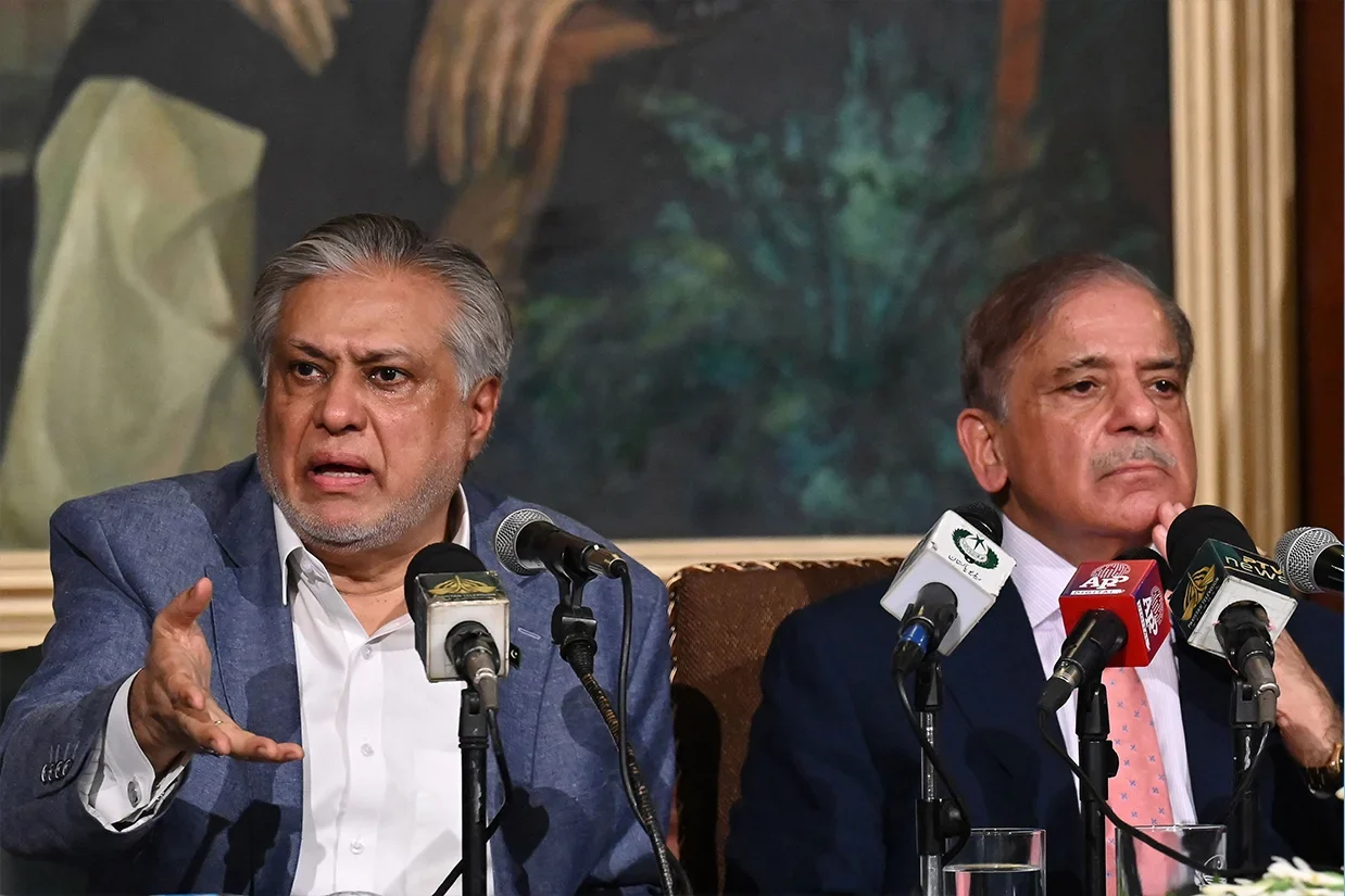 اسحاق دار، وزیر خارجه پاکستان اعلام کرد نشست برنامه‌ریزی‌شده میان تهران و واشنگتن در ژنو پس از امضای غیرحضوری تفاهم‌نامه میان دو طرف لغو شده است.