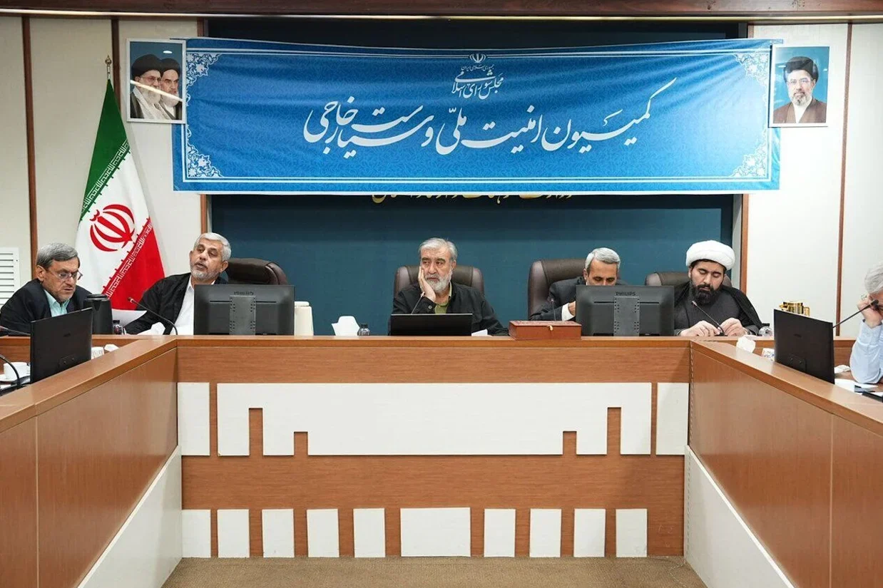 کمیسیون امنیت ملی مجلس با تصویب طرحی، اعلام کرد «کشتی‌های کشورهای مجاز به عبور از تنگه هرمز»، در ازای خدمات ایران ملزم به پرداخت هزینه خواهند بود.