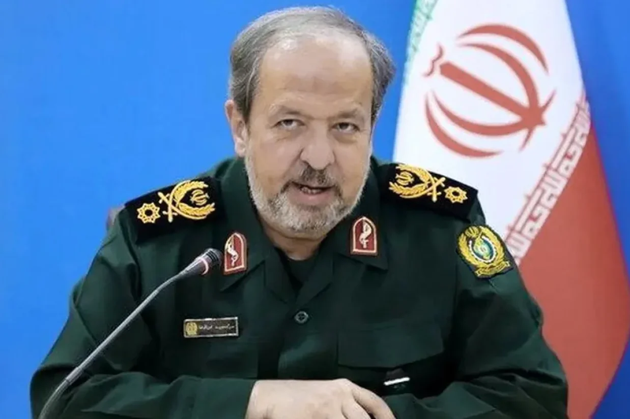 مسعود پزشکیان، رئيس جمهوری اسلامی در حکمی مجید ابن‌الرضا را به عنوان سرپرست وزارت دفاع تعیین کرد.