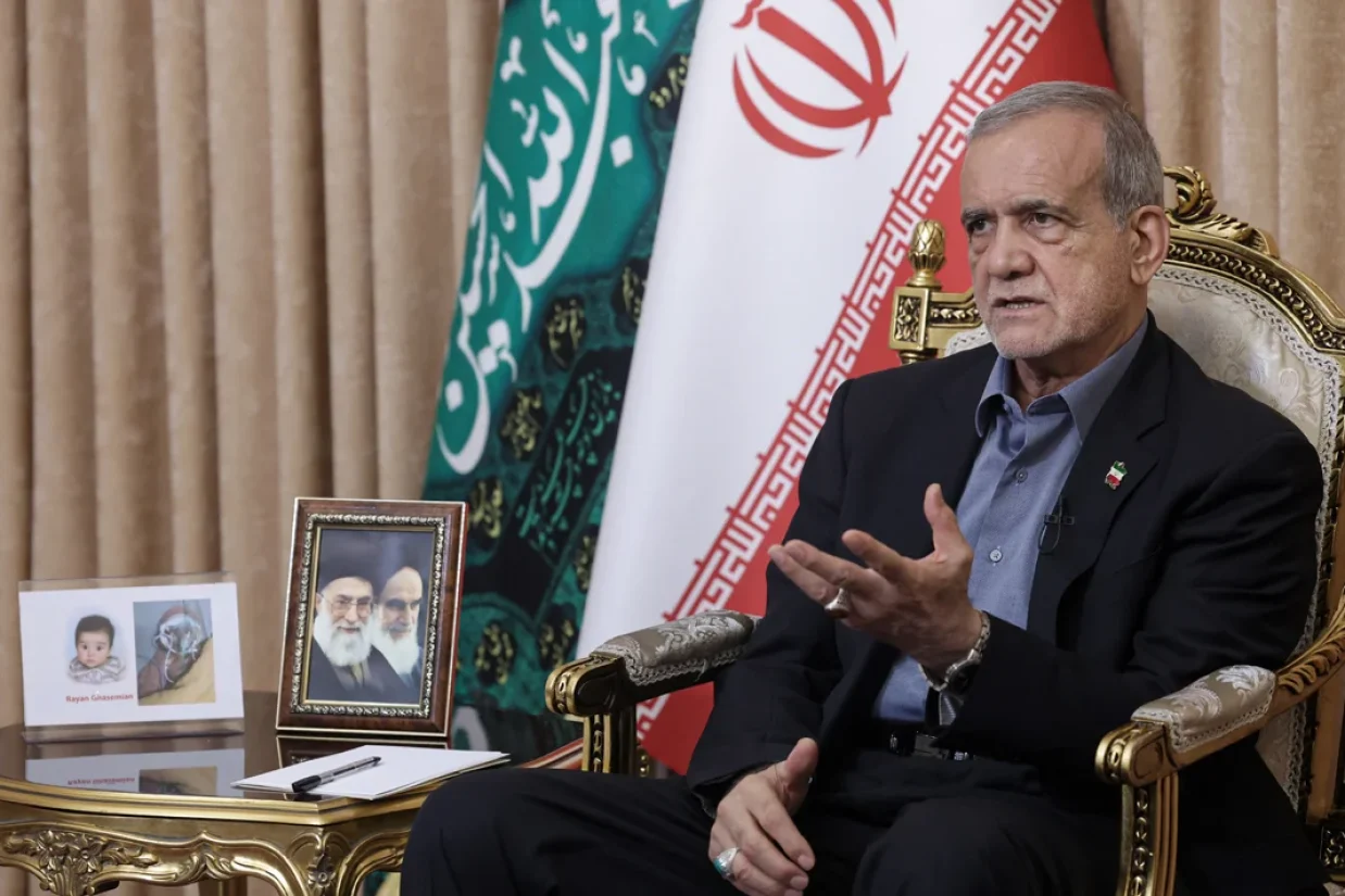 مسعود پزشکیان، رئیس جمهوری اسلامی بیان کرد که اسرائیل در جریان حملات ۱۲ روزه به ایران، قصد ترور او را داشته است.