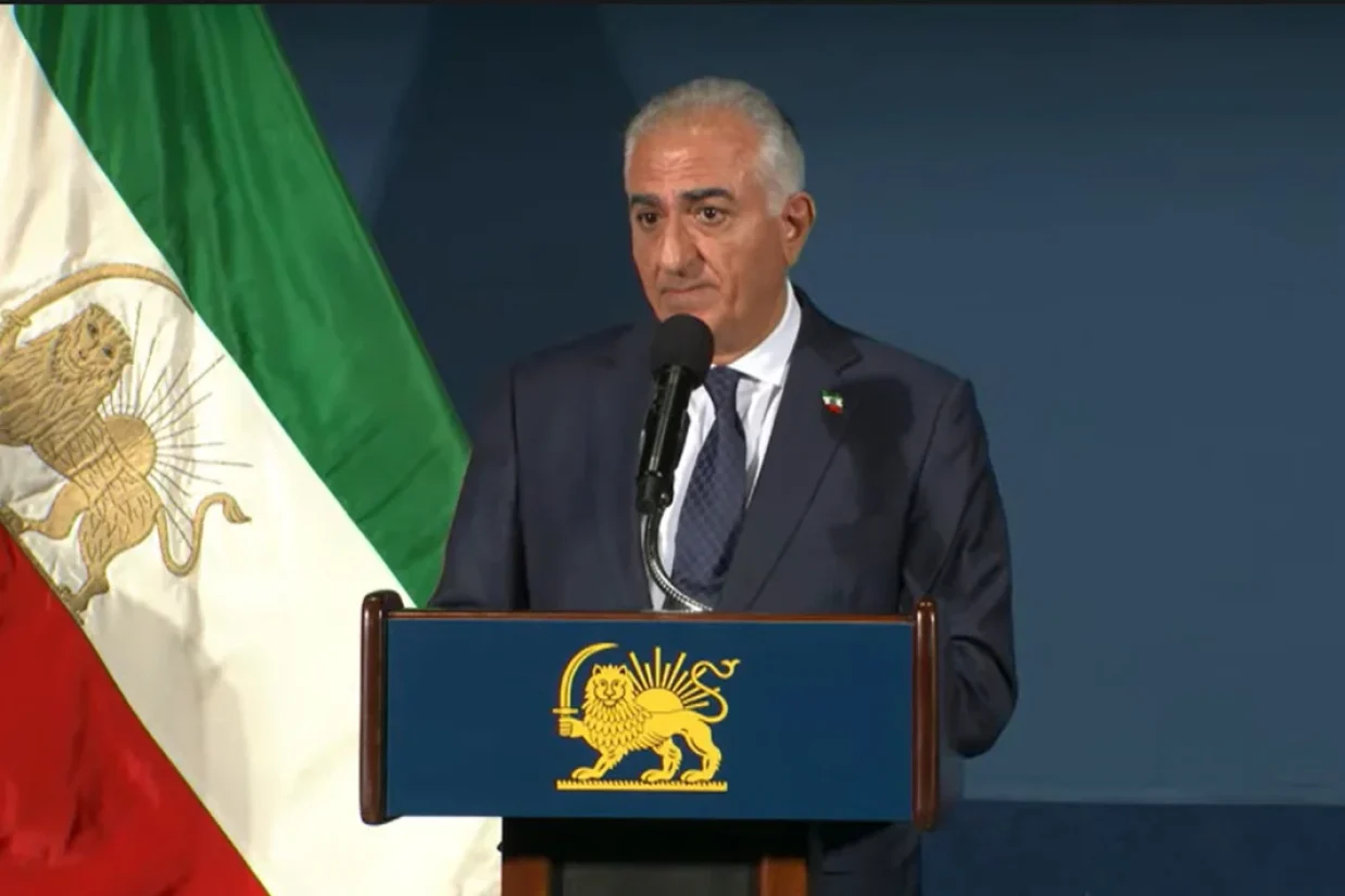 شاهزاده رضا پهلوی گفت که با اظهارات دونالد ترامپ، رئیس‌جمهور ایالات متحده، مبنی بر اینکه تصمیم‌گیری درباره رهبری آینده ایران بر عهده مردم کشور است، موافق است.
