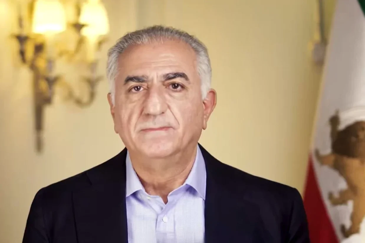 شاهزاده رضا پهلوی در پیامی بر حفظ تمامیت ارضی ایران تاکید کرد و از مردم ایران در شماری از استان‌های کشور خواست تا در برابر «سوء‌استفاده»های احتمالی «هوشیار» و «آماده» باشند.