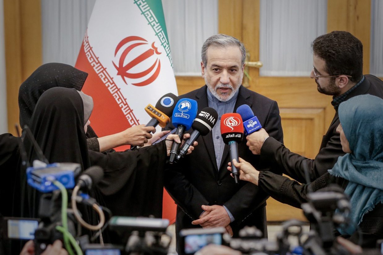 وال استریت ژورنال گزارش داده است که جمهوری اسلامی به طوری فوری پیام‌هایی ارسال کرده است، مبنی بر اینکه خواهان پایان درگیری با اسرائيل و از سرگیری مذاکرات هسته‌ای با آمریکا است.