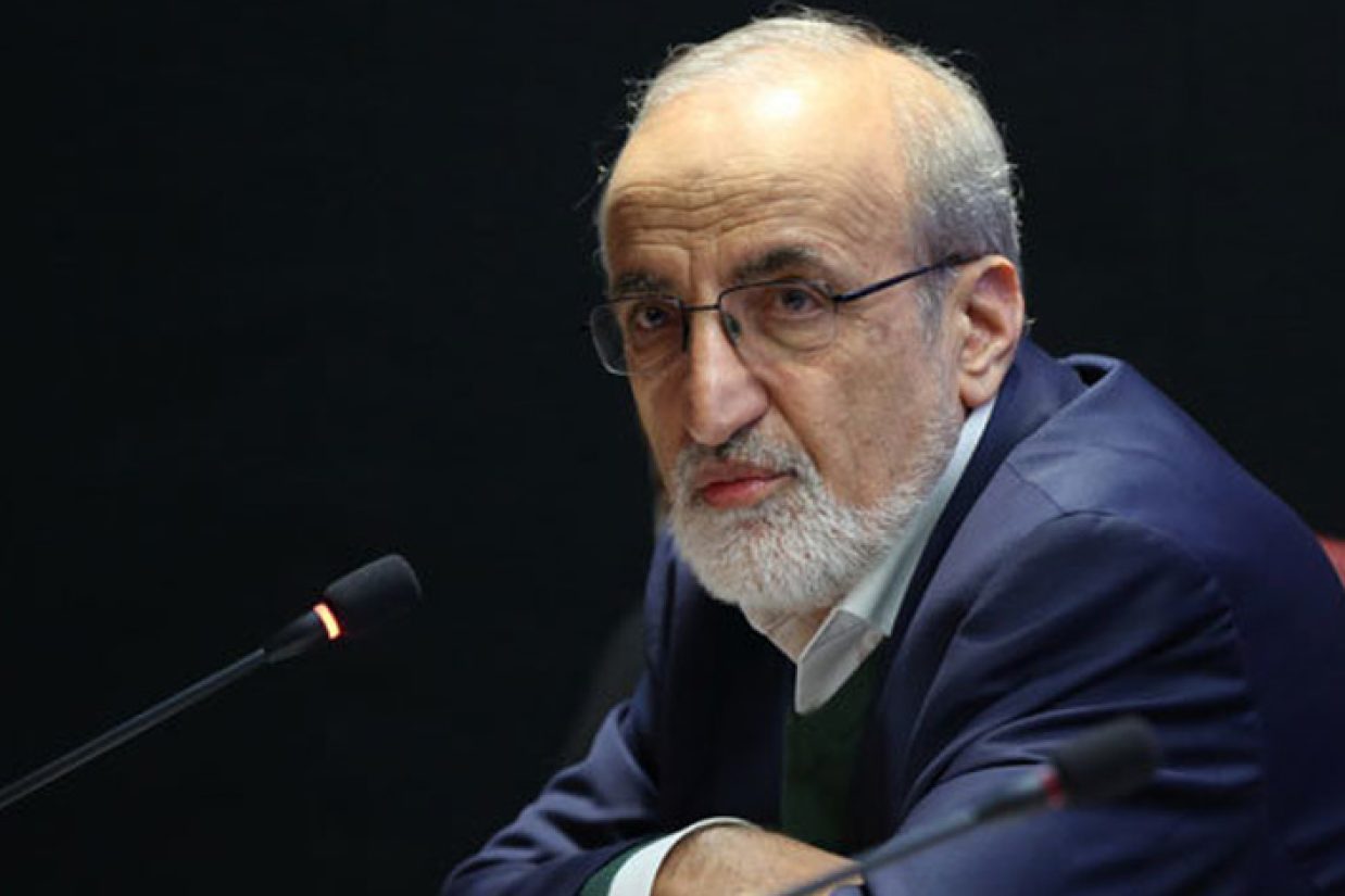 رضا ملک‌زاده عضو هیئت علمی دانشگاه علوم پزشکی تهران گفت که در دو سال گذشته حدود ۴۰ نفر از بهترین اعضای هیئت علمی این دانشگاه اخراج یا بازنشسته شده‌اند.