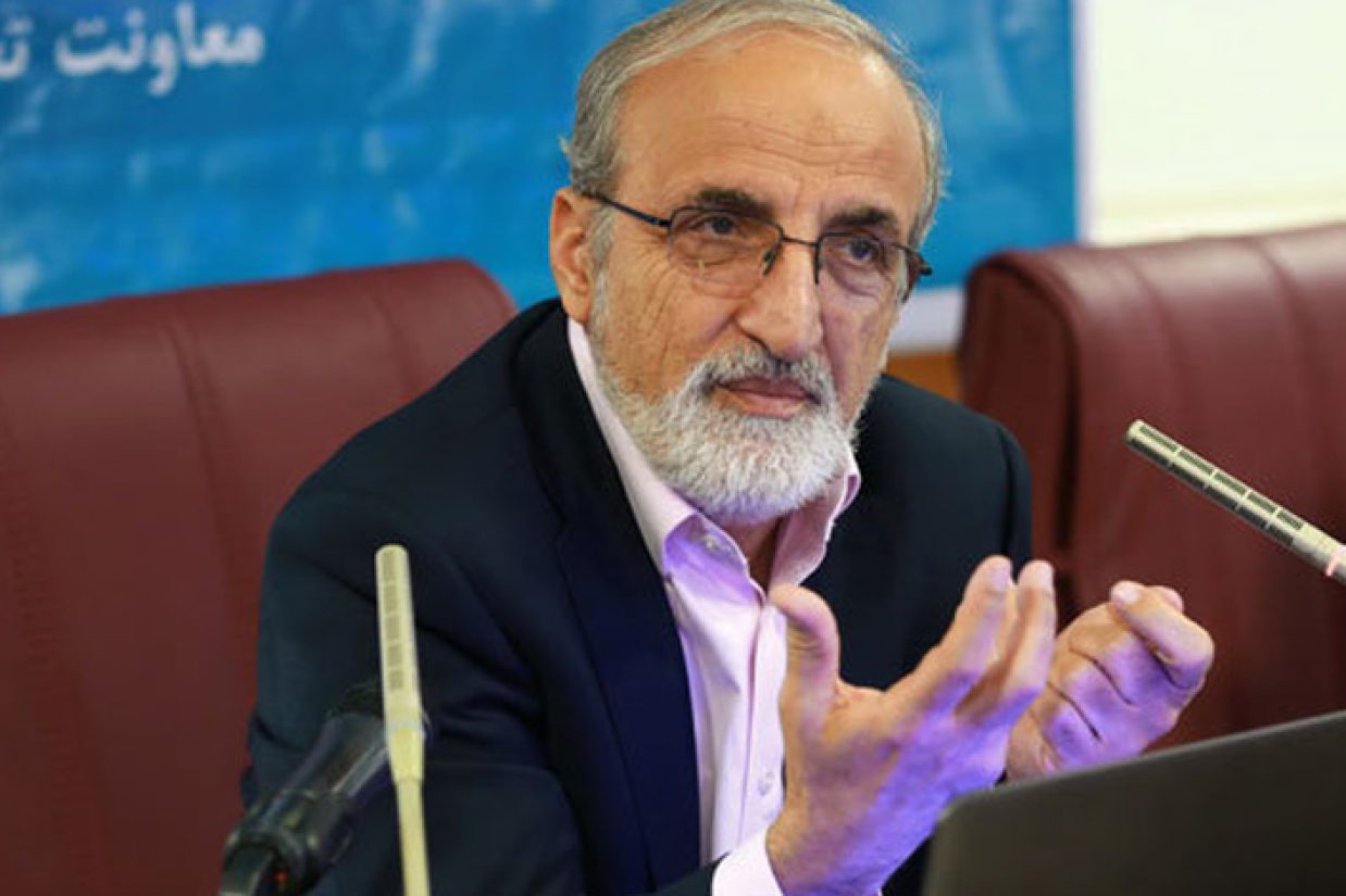 وزیر اسبق بهداشت طی گفتگویی ضمن بیان اینکه سیستم گزینش در جمهوری اسلامی غلط بود،‌ از اوج گرفتن گزینش‌ها در دولت سیزدهم انتقاد کرده است.