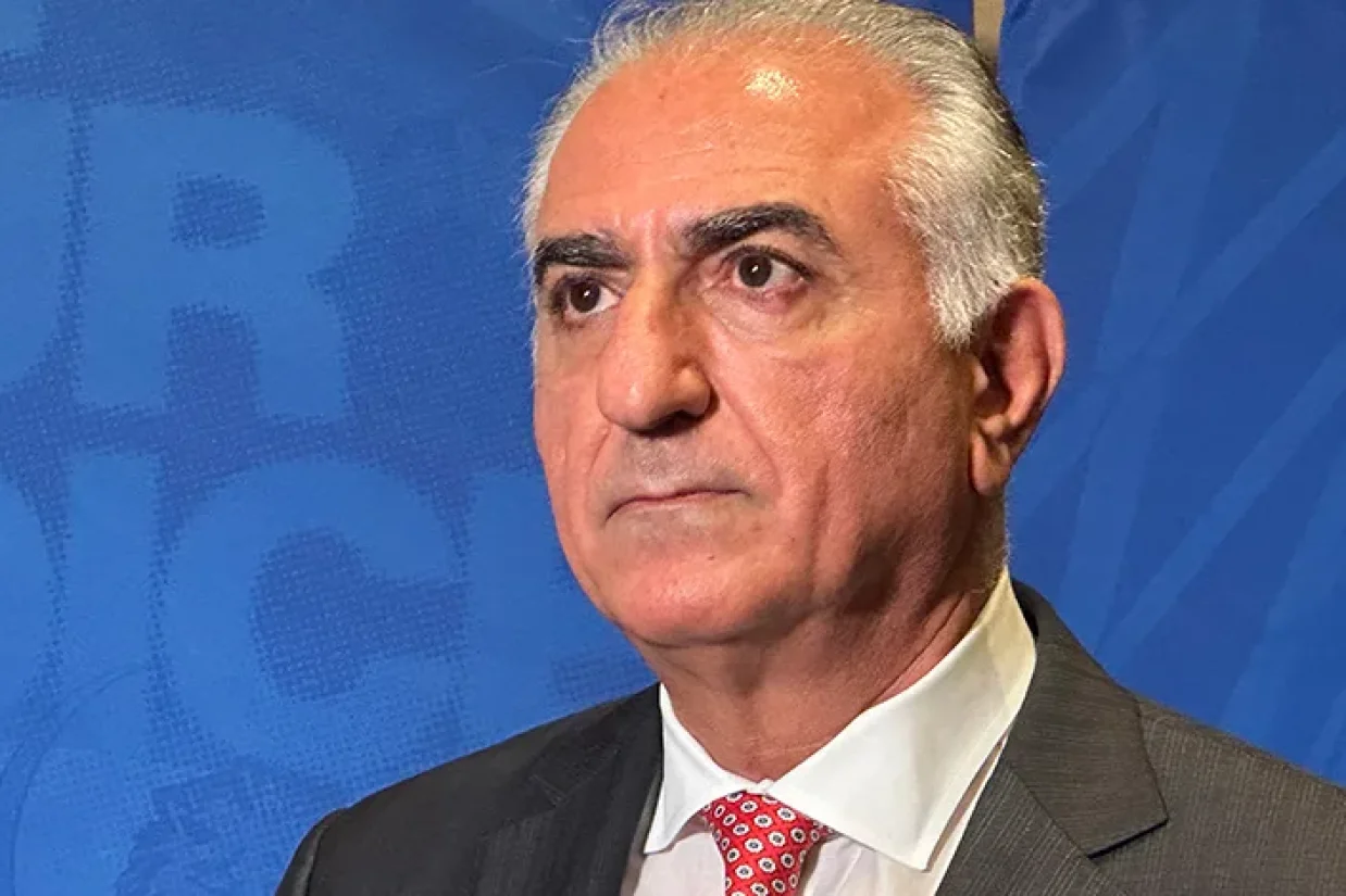 شاهزاده رضا پهلوی در واکنش به موضع تازه اتحادیه اروپا گفته است که زیر سوال بردن حق حاکمیت ملی ایران بر جزایر سه‌گانه، یکی از پیامدهای «ضعف و زبونی» جمهوری اسلامی است.