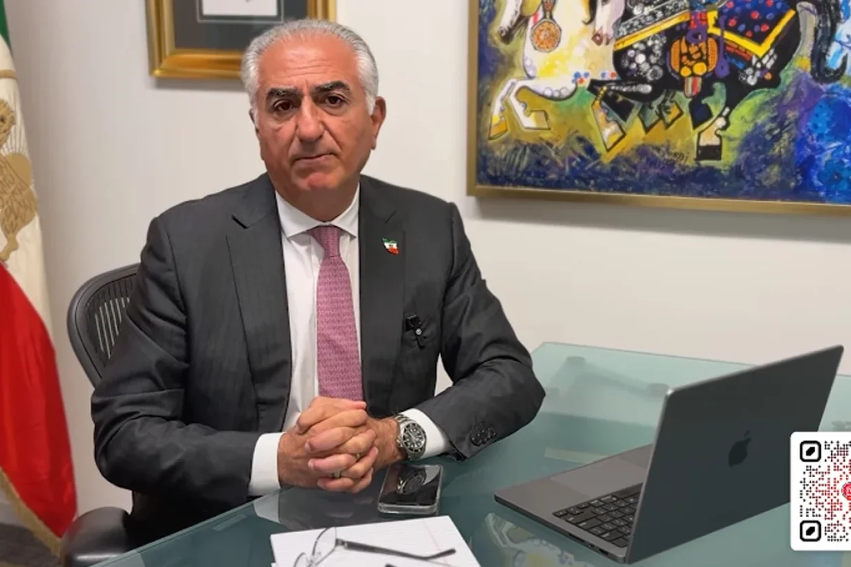 شاهزاده رضا پهلوی در پیامی از شهروندان ایران خواسته است که برای «پیروزی انقلاب ملی» به پا خیزند.